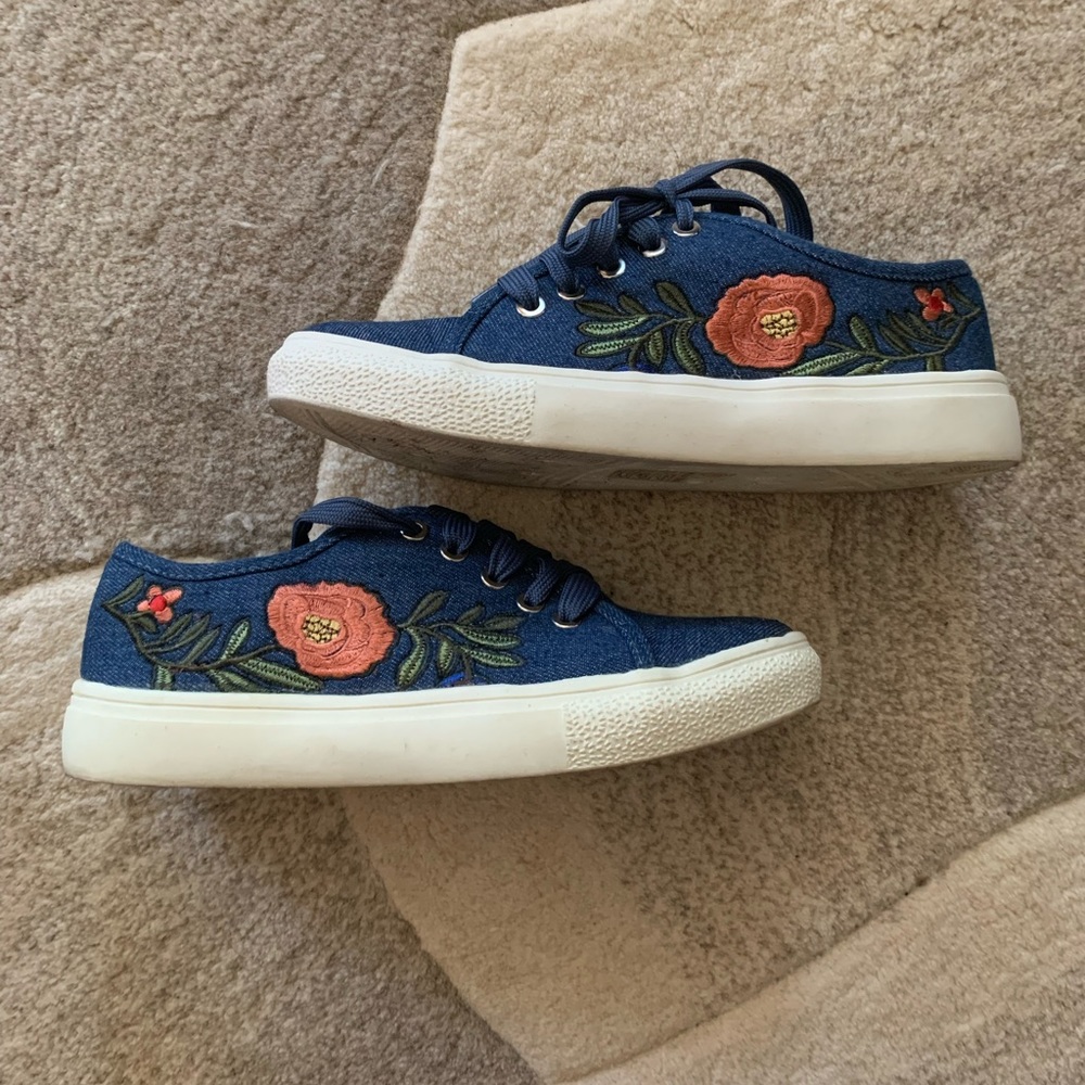 Vintage Havana Embroidered Shoes